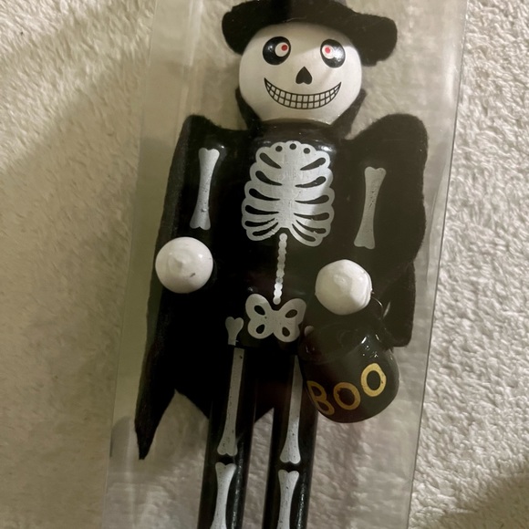 Skeleton nutcracker decor - Picture 2 of 2